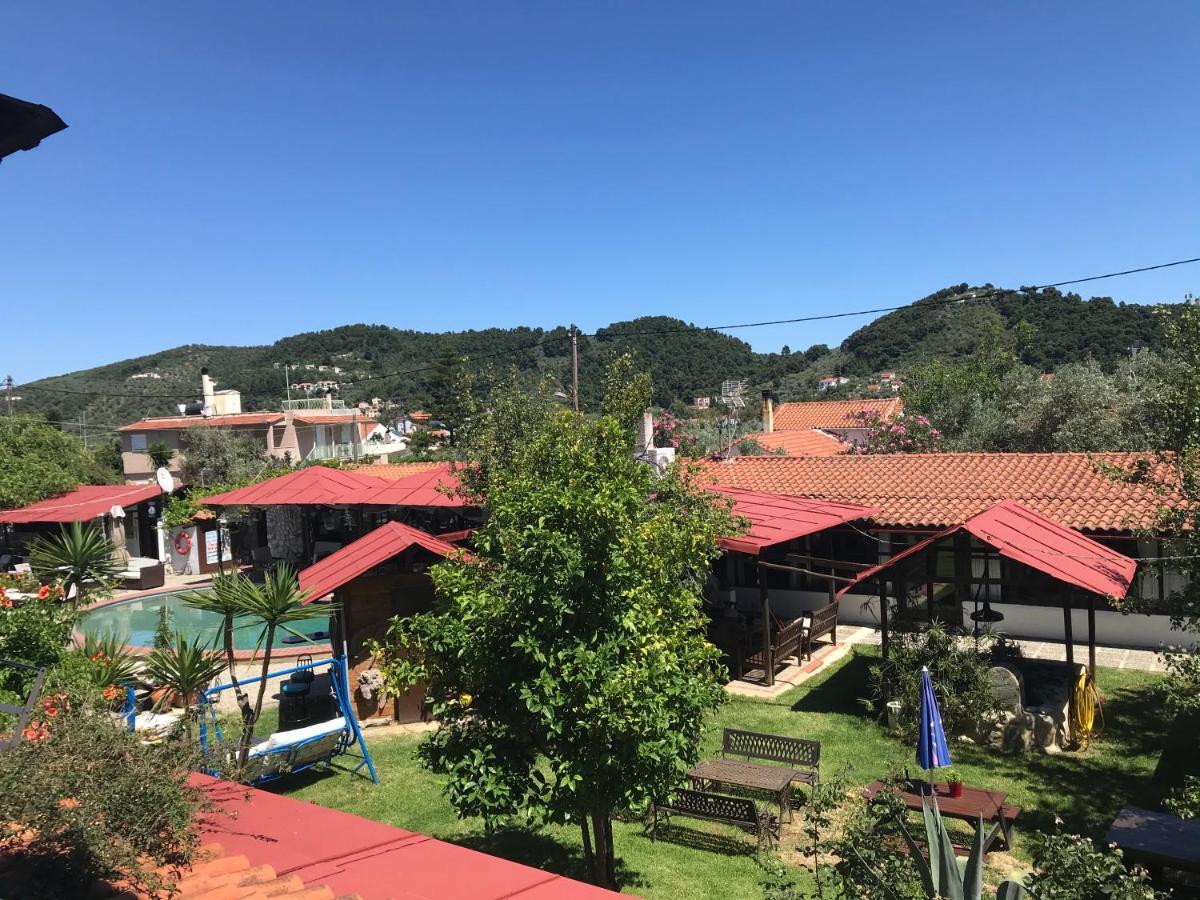 Oasis Aparthotel Skiathos Exterior photo